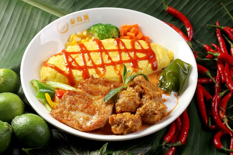 红咖喱猪扒拼炸鸡包饭